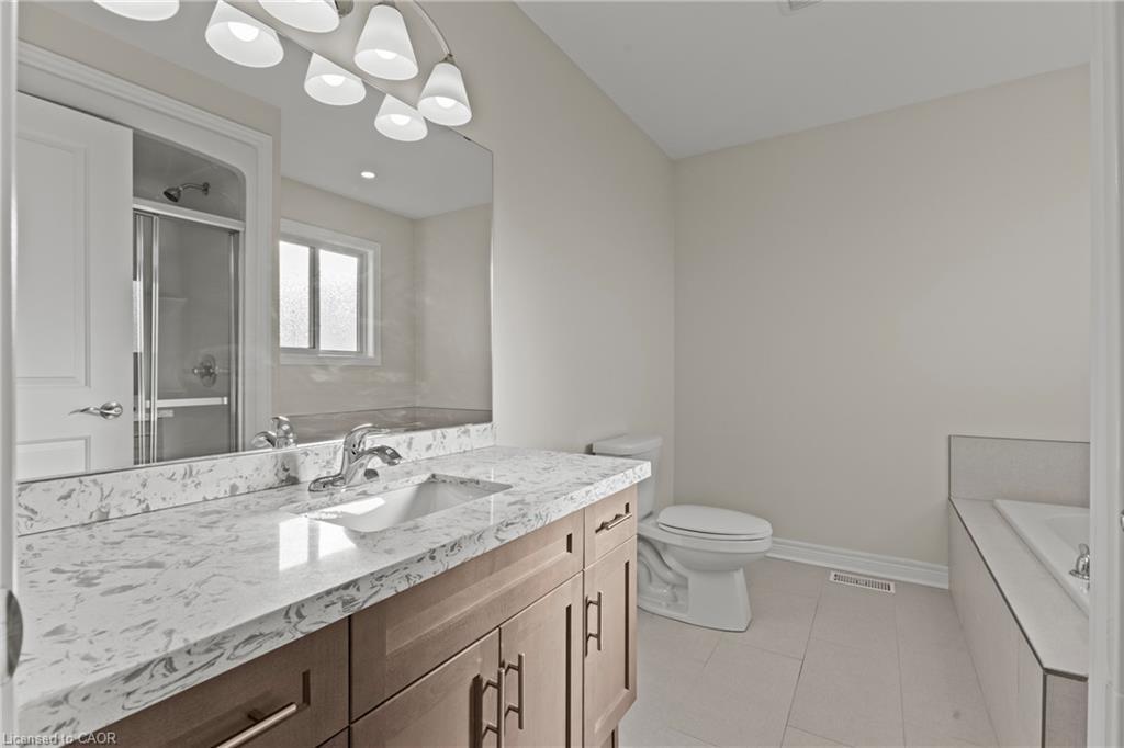 33 Cinnamon Street, Thorold, ON - Indoor Photo Showing Bathroom