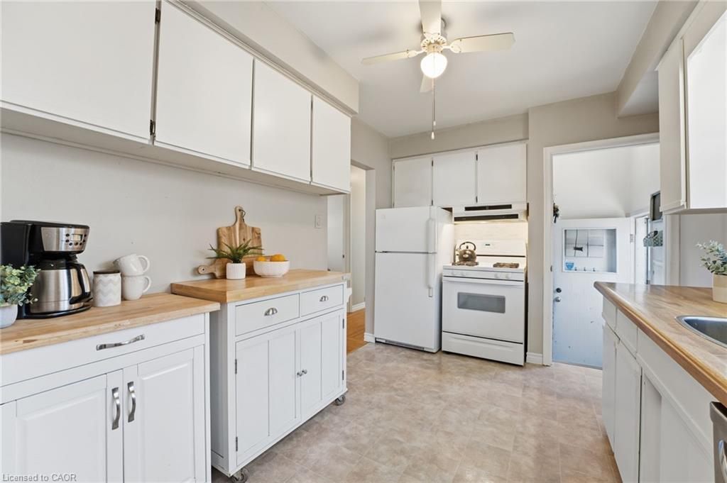 11 Kensington Avenue, Kitchener, ON - Indoor Photo Showing Kitchen
