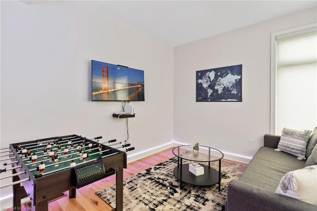 1049 Greensview Drive, Huntsville, ON - Indoor Photo Showing Living Room