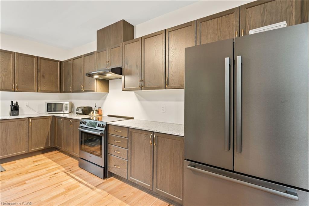 1049 Greensview Drive, Huntsville, ON - Indoor Photo Showing Kitchen