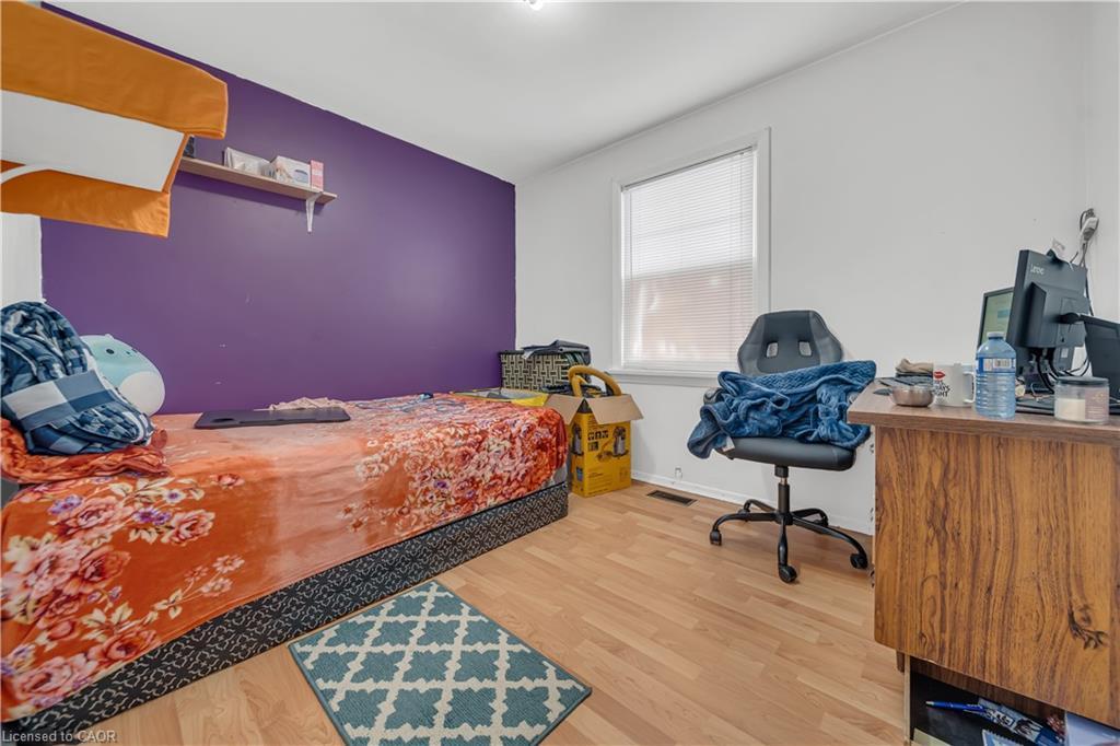 259 Franklin Street S, Kitchener, ON - Indoor Photo Showing Bedroom