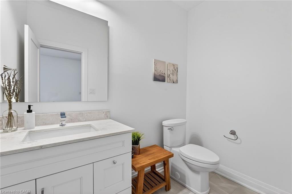 8868 Angie Drive, Niagara Falls, ON - Indoor Photo Showing Bathroom