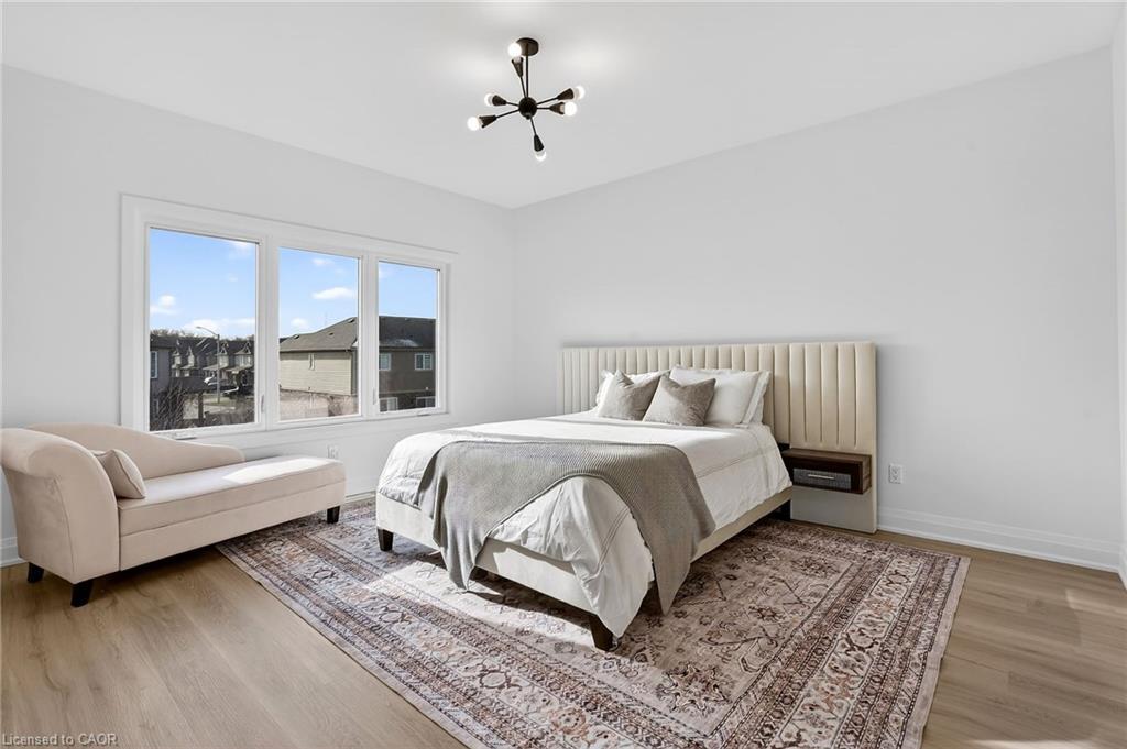 8868 Angie Drive, Niagara Falls, ON - Indoor Photo Showing Bedroom