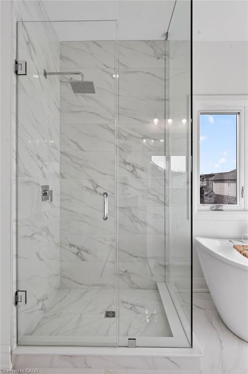 8868 Angie Drive, Niagara Falls, ON - Indoor Photo Showing Bathroom