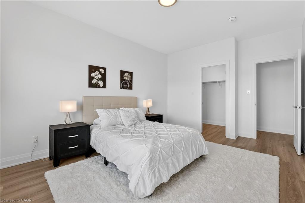 8868 Angie Drive, Niagara Falls, ON - Indoor Photo Showing Bedroom