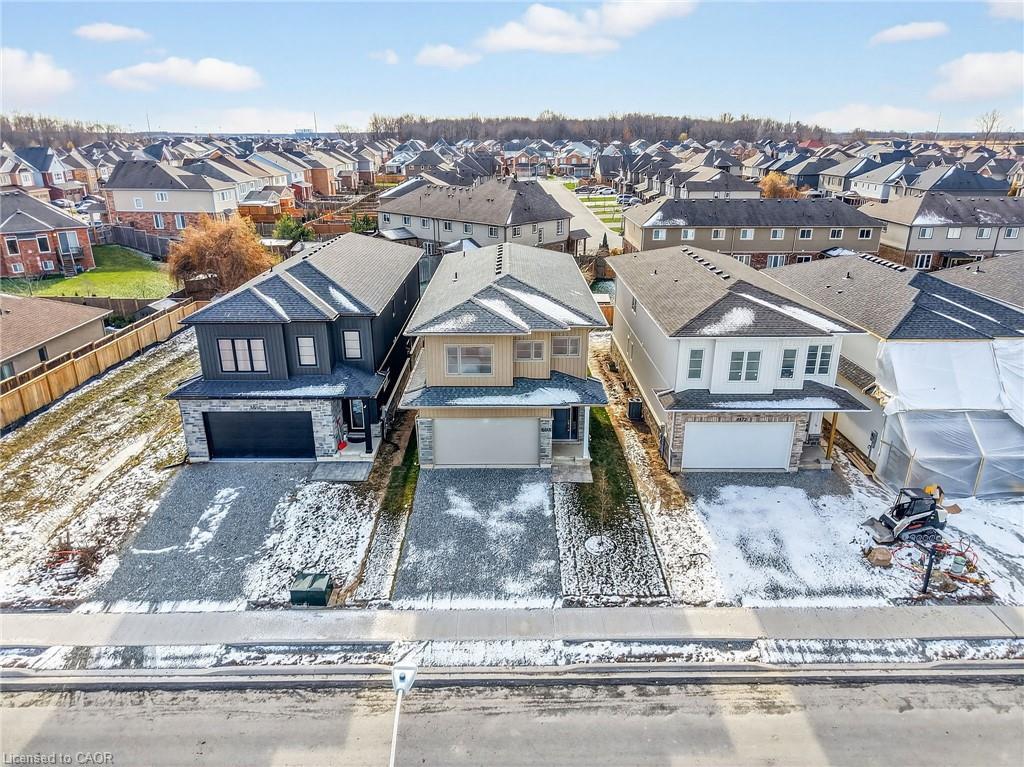 8868 Angie Drive, Niagara Falls, ON - Outdoor With Facade