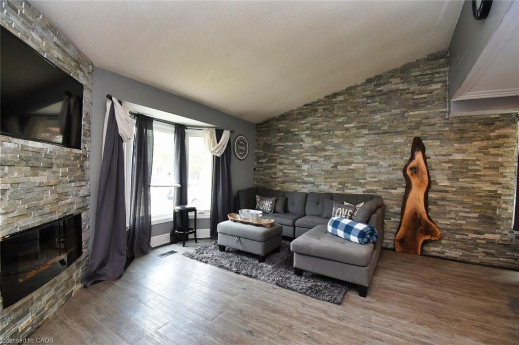 448 Acadia Drive, Hamilton, ON - Indoor Photo Showing Living Room With Fireplace