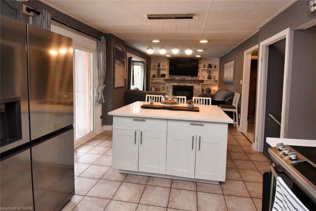 448 Acadia Drive, Hamilton, ON - Indoor Photo Showing Kitchen