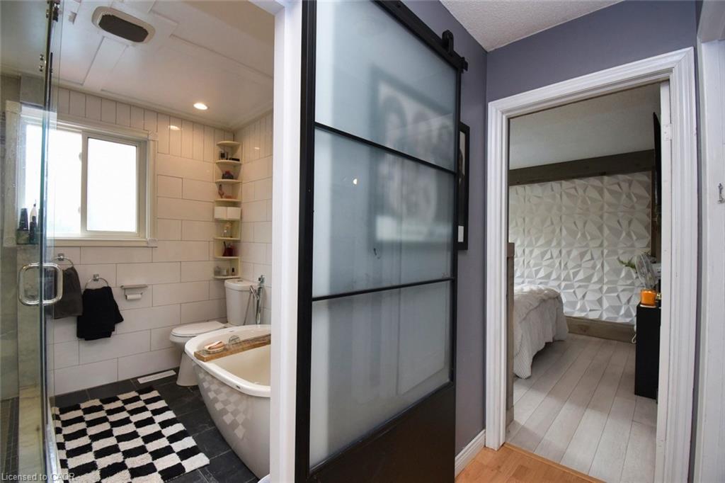 448 Acadia Drive, Hamilton, ON - Indoor Photo Showing Bathroom