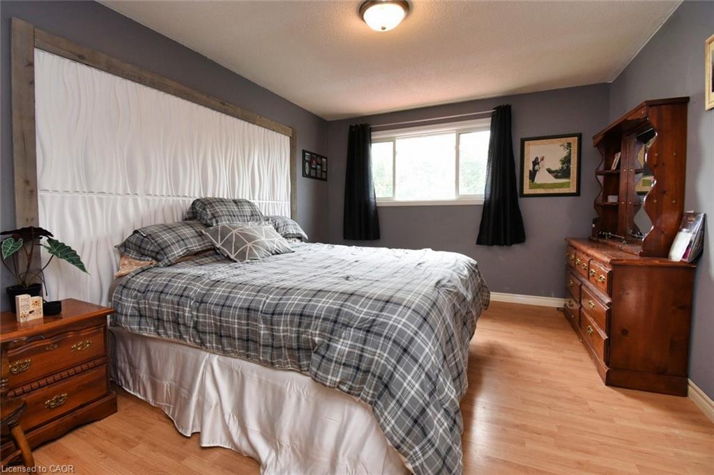 448 Acadia Drive, Hamilton, ON - Indoor Photo Showing Bedroom