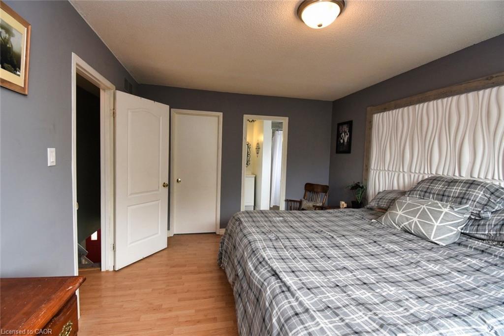 448 Acadia Drive, Hamilton, ON - Indoor Photo Showing Bedroom