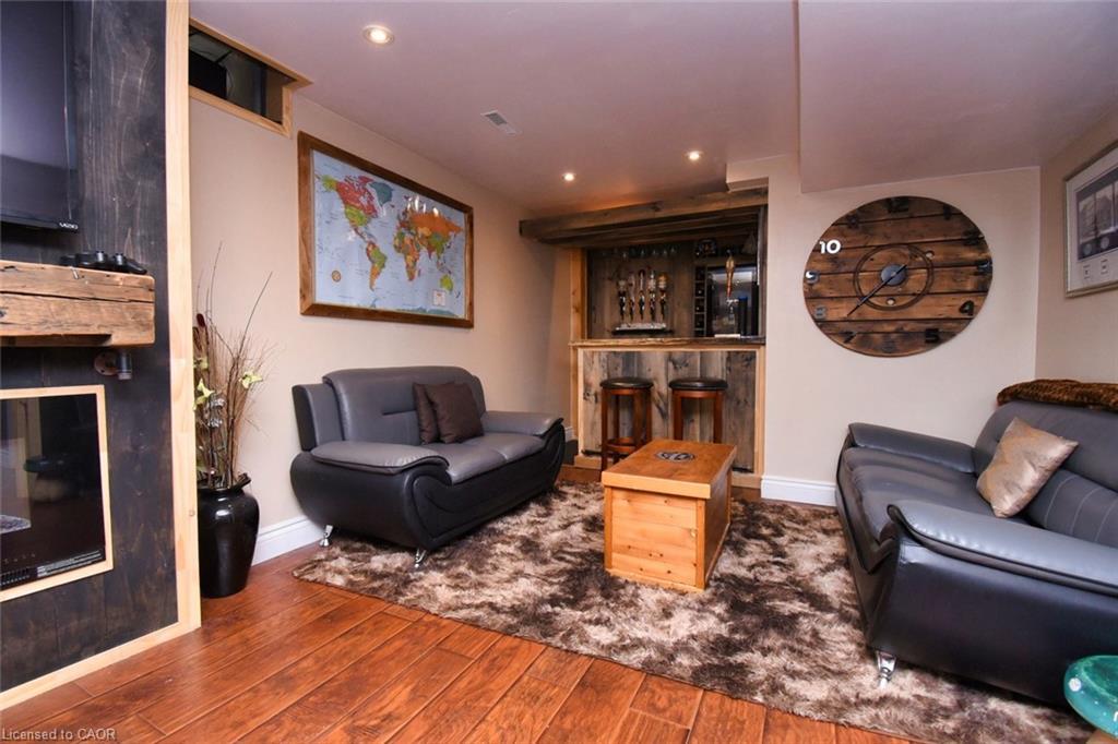 448 Acadia Drive, Hamilton, ON - Indoor Photo Showing Living Room