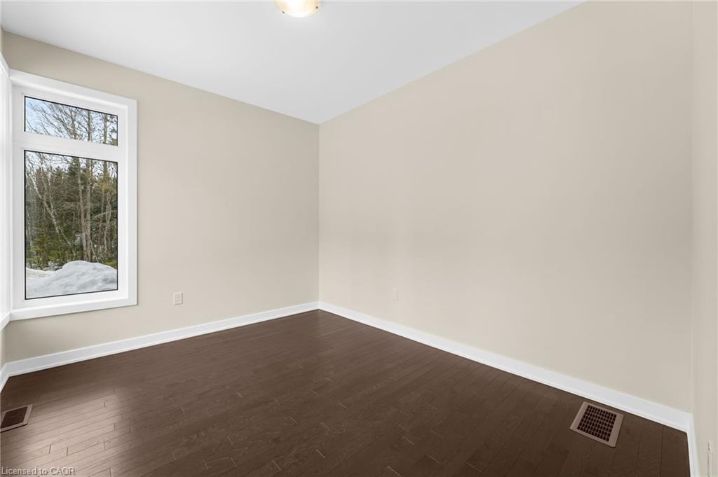 83-1007 Kingsridge Court, Huntsville, ON - Indoor Photo Showing Other Room