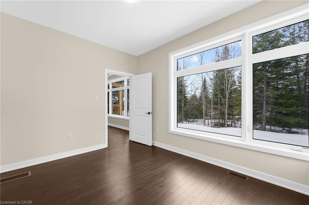 83-1007 Kingsridge Court, Huntsville, ON - Indoor Photo Showing Other Room