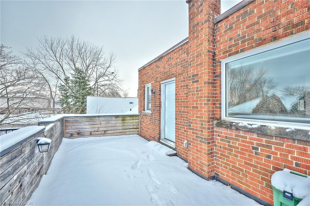 Upper-229 East 13Th Street, Hamilton, ON - Outdoor