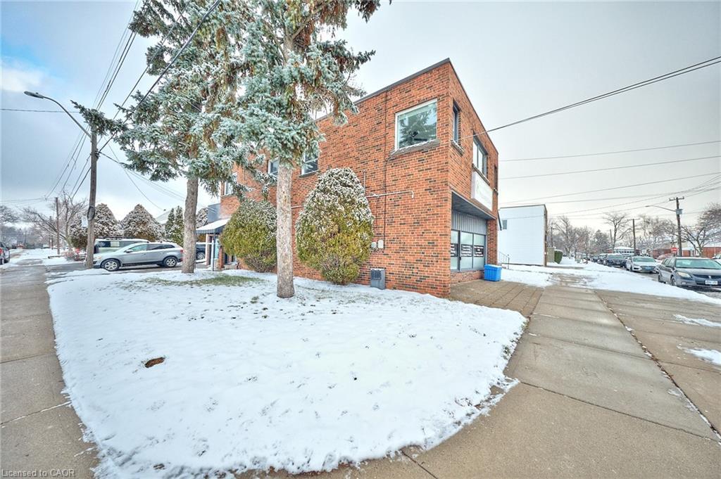 Upper-229 East 13Th Street, Hamilton, ON - Outdoor