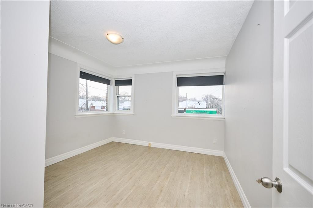 Upper-229 East 13Th Street, Hamilton, ON - Indoor Photo Showing Other Room