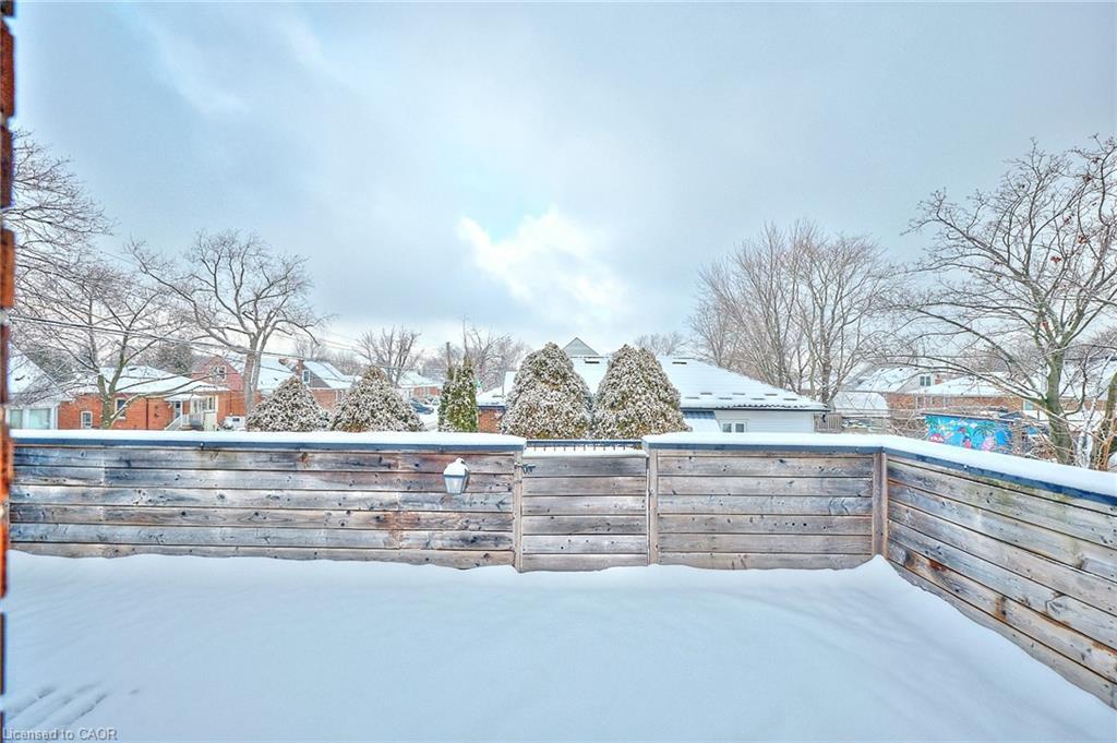 Upper-229 East 13Th Street, Hamilton, ON - Outdoor