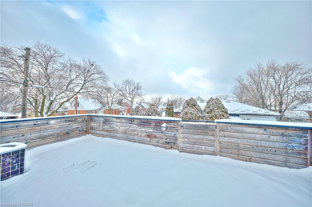 Upper-229 East 13Th Street, Hamilton, ON - Outdoor With View