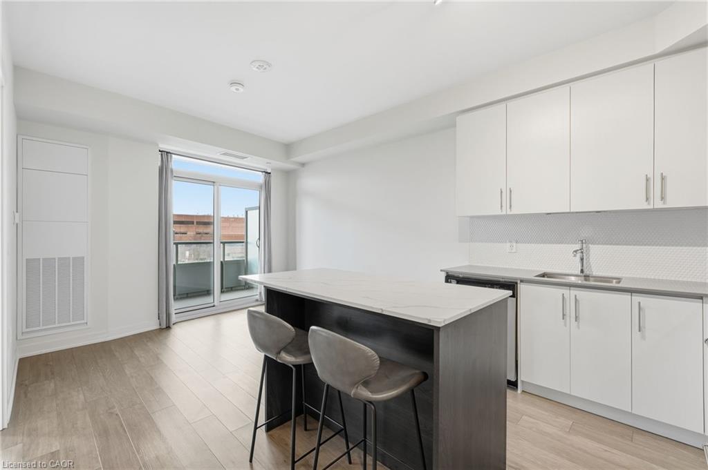 416-212 King William Street, Hamilton, ON - Indoor