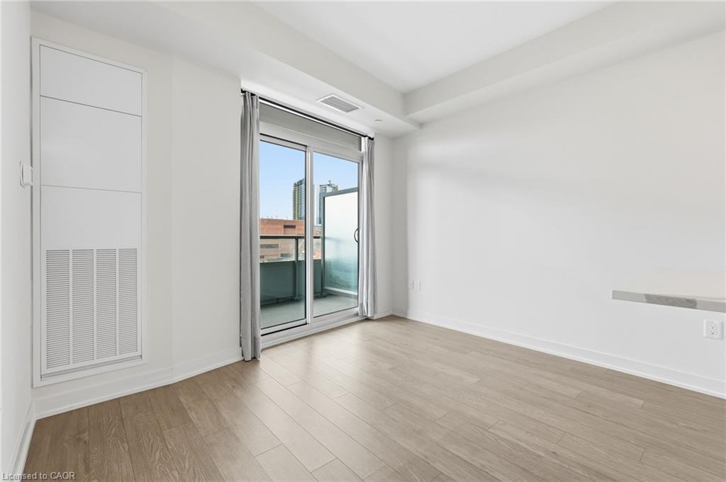 416-212 King William Street, Hamilton, ON - Indoor Photo Showing Other Room