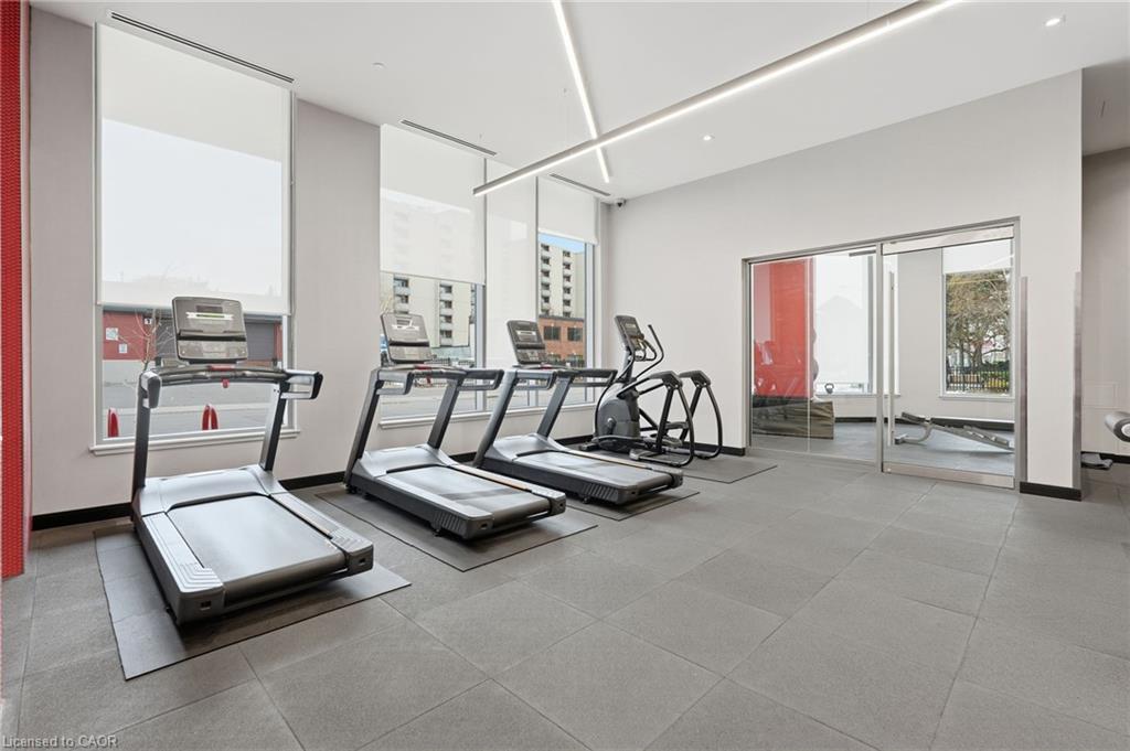 416-212 King William Street, Hamilton, ON - Indoor Photo Showing Gym Room