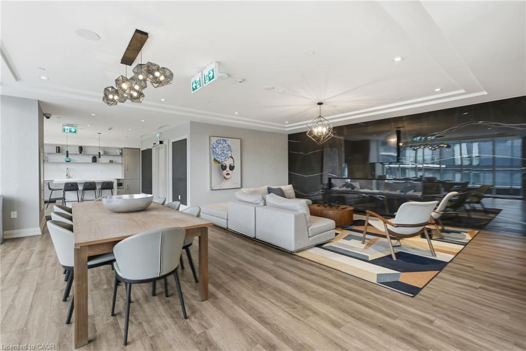 416-212 King William Street, Hamilton, ON - Indoor Photo Showing Dining Room