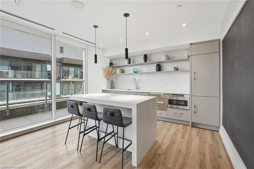 416-212 King William Street, Hamilton, ON - Indoor Photo Showing Kitchen