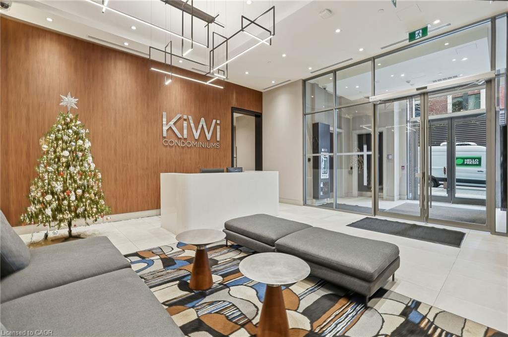 416-212 King William Street, Hamilton, ON - Indoor Photo Showing Other Room