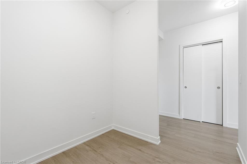 416-212 King William Street, Hamilton, ON - Indoor Photo Showing Other Room
