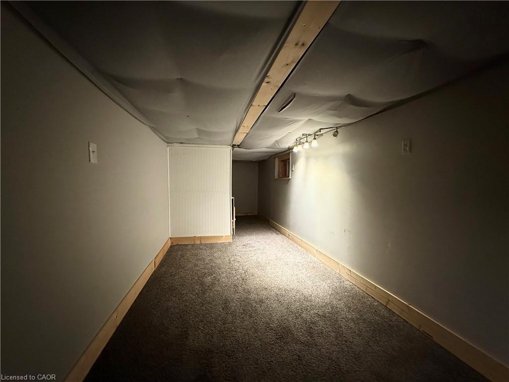 Side-401 Queenston Street, St. Catharines, ON - Indoor Photo Showing Other Room