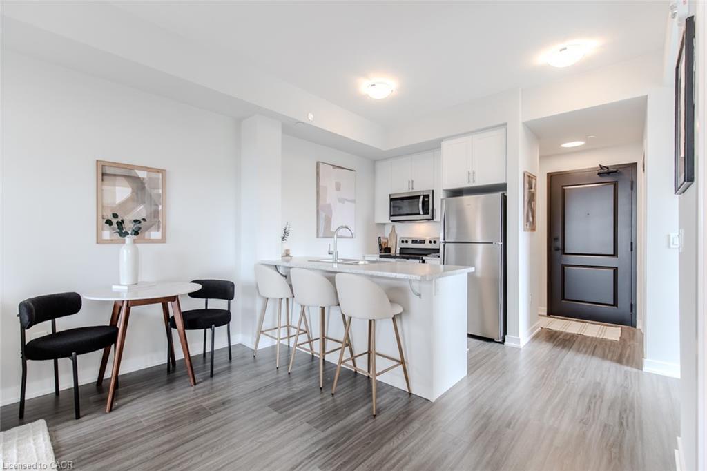 1311-870 Queenston Road, Stoney Creek, ON - Indoor Photo Showing Kitchen
