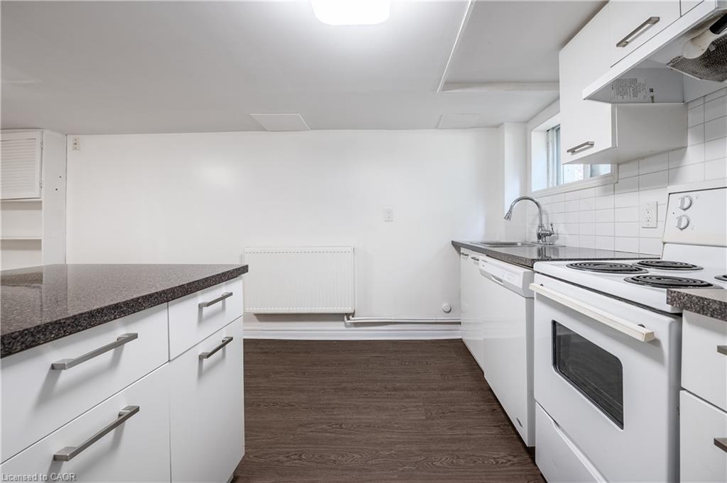 Basement-11 Ottawa Street S, Hamilton, ON - Indoor Photo Showing Kitchen