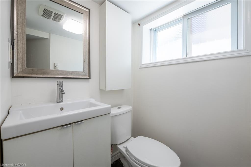 Basement-11 Ottawa Street S, Hamilton, ON - Indoor Photo Showing Bathroom
