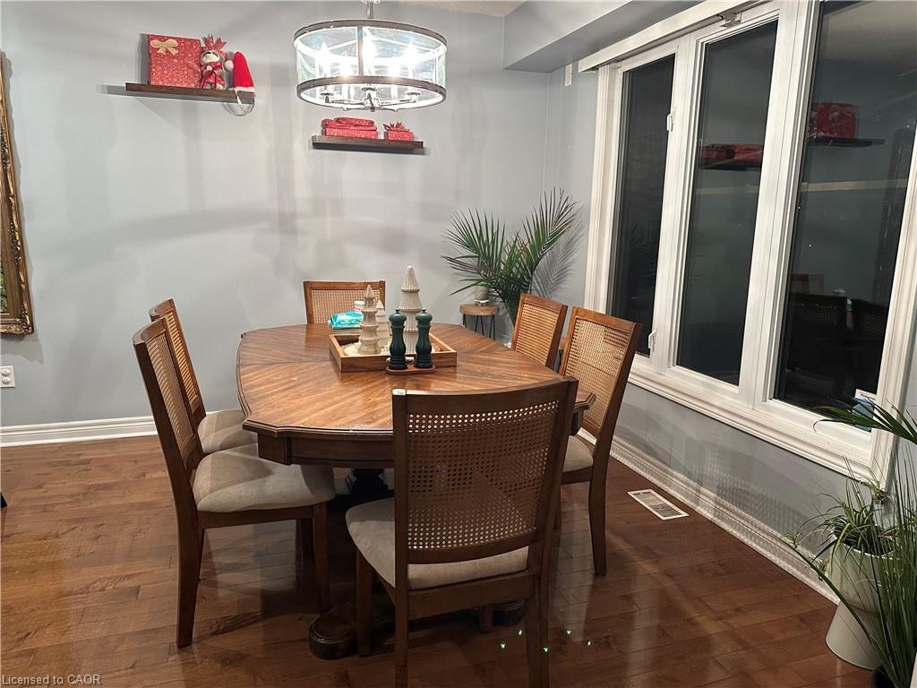 3 Lanza Court, Hamilton, ON - Indoor Photo Showing Dining Room