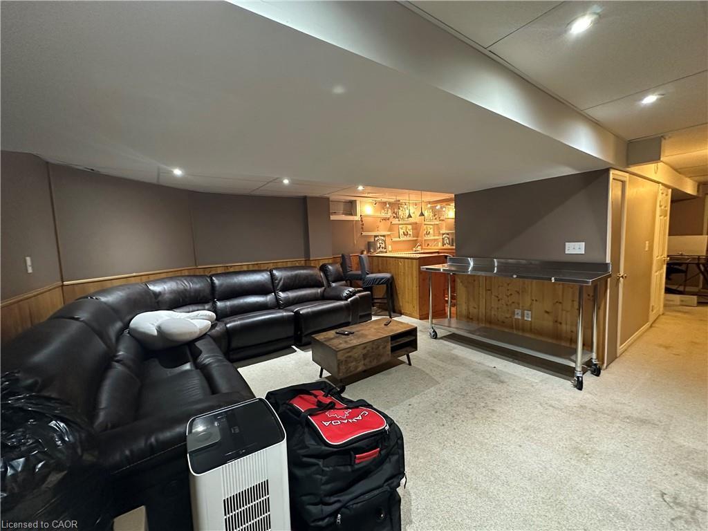 3 Lanza Court, Hamilton, ON - Indoor