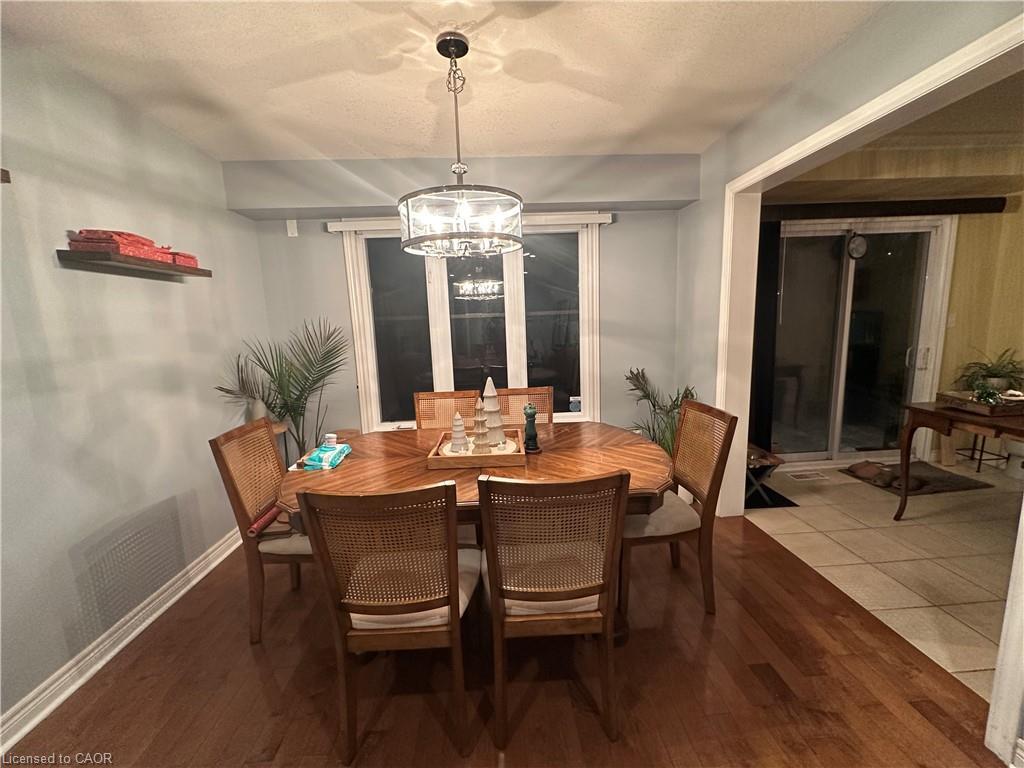 3 Lanza Court, Hamilton, ON - Indoor Photo Showing Dining Room