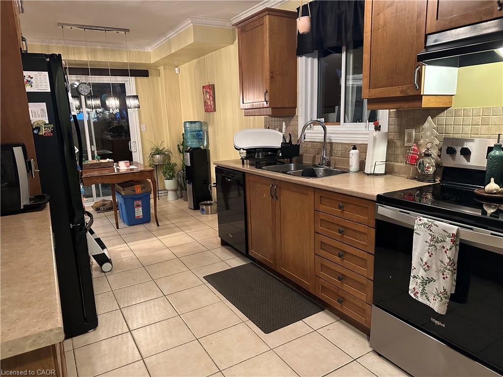 3 Lanza Court, Hamilton, ON