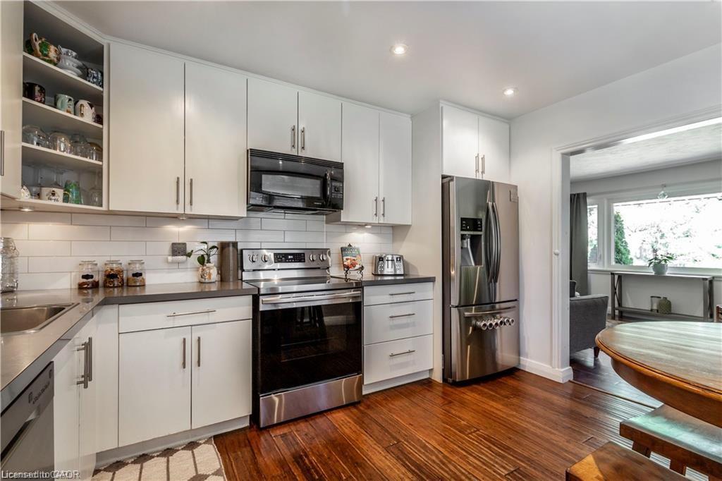 Upper-107 Ellis Crescent, Waterloo, ON - Indoor Photo Showing Kitchen With Stainless Steel Kitchen With Upgraded Kitchen