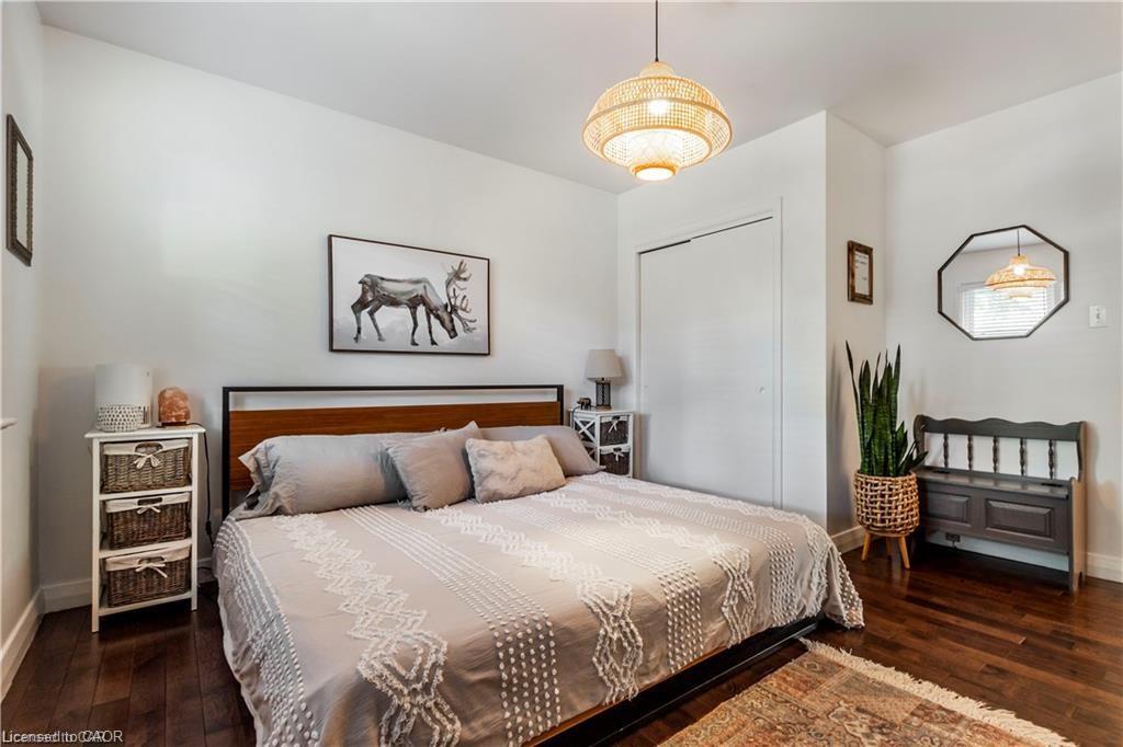 Upper-107 Ellis Crescent, Waterloo, ON - Indoor Photo Showing Bedroom
