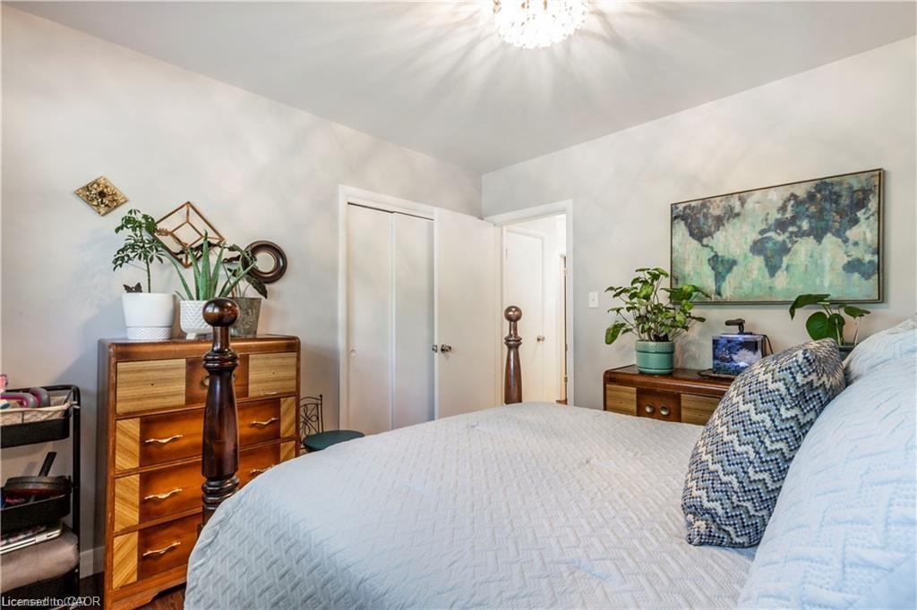 Upper-107 Ellis Crescent, Waterloo, ON - Indoor Photo Showing Bedroom