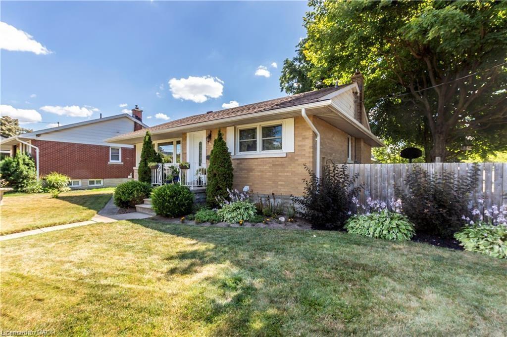 Upper-107 Ellis Crescent, Waterloo, ON - Outdoor