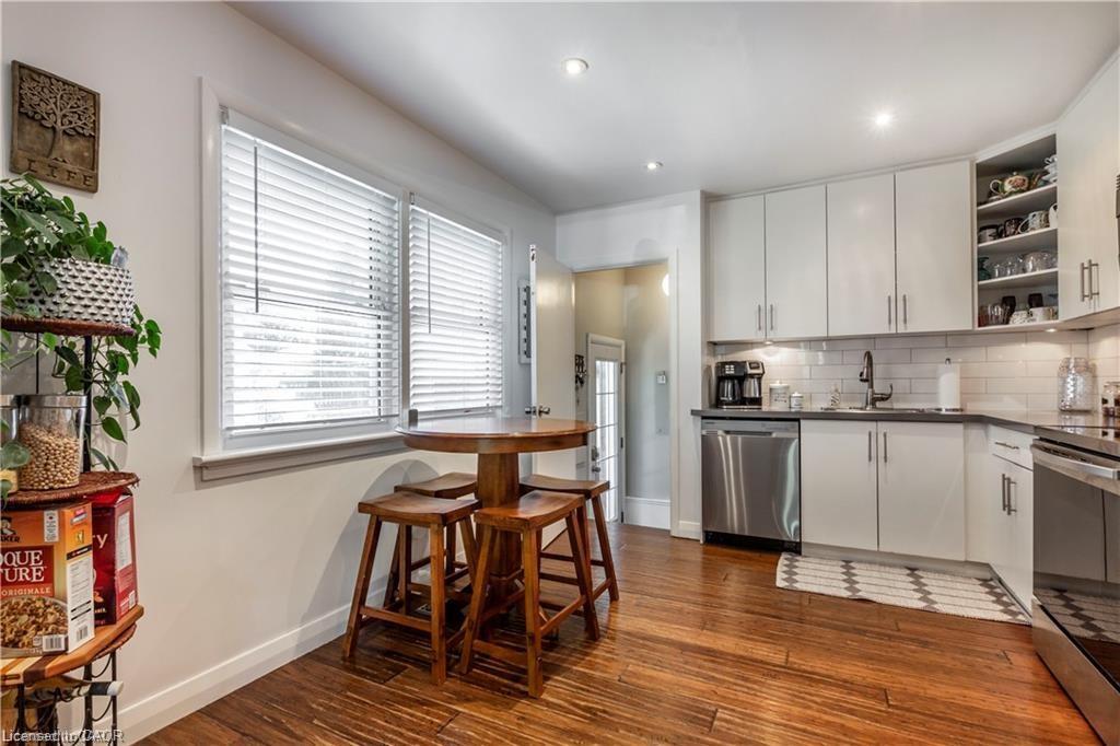 Upper-107 Ellis Crescent, Waterloo, ON - Indoor Photo Showing Kitchen
