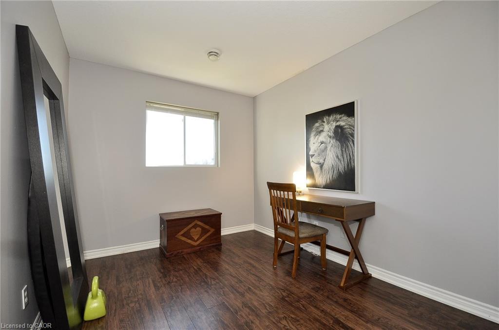 302-345 Briarmeadow Drive, Kitchener, ON