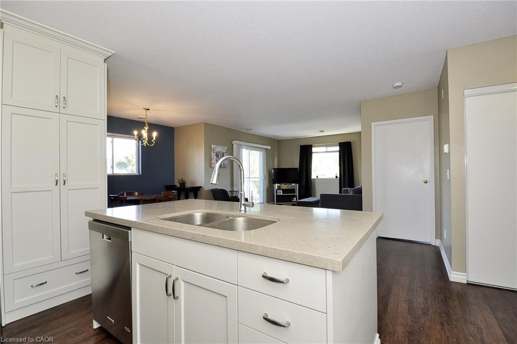 302-345 Briarmeadow Drive, Kitchener, ON