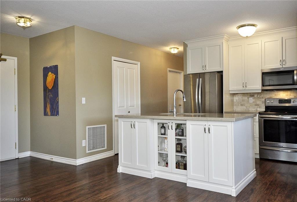 302-345 Briarmeadow Drive, Kitchener, ON