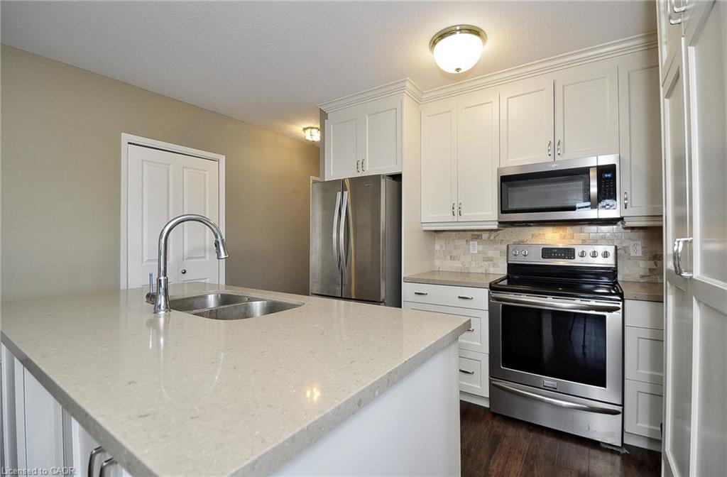 302-345 Briarmeadow Drive, Kitchener, ON