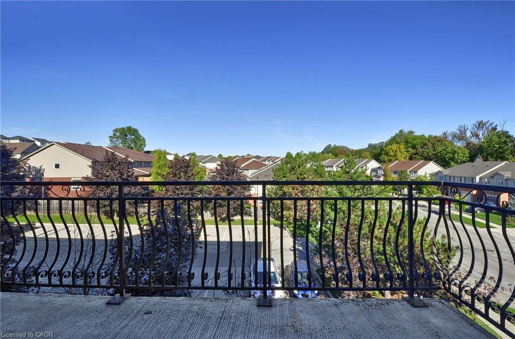 302-345 Briarmeadow Drive, Kitchener, ON