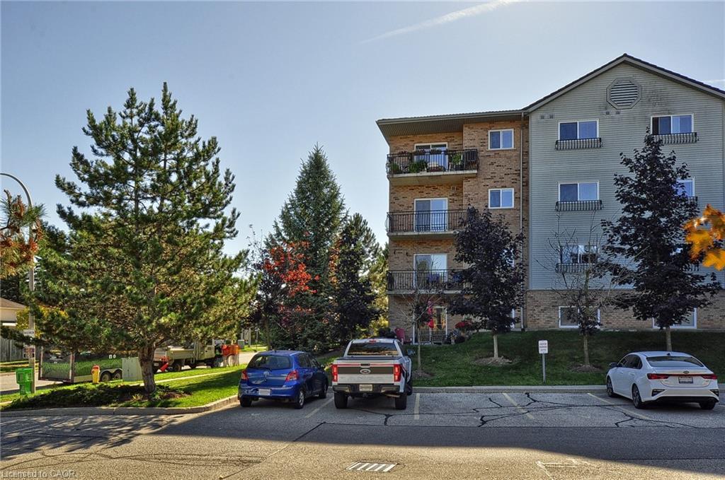 302-345 Briarmeadow Drive, Kitchener, ON