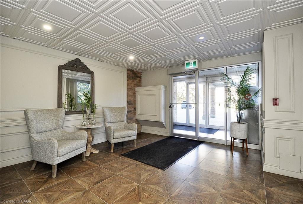 302-345 Briarmeadow Drive, Kitchener, ON